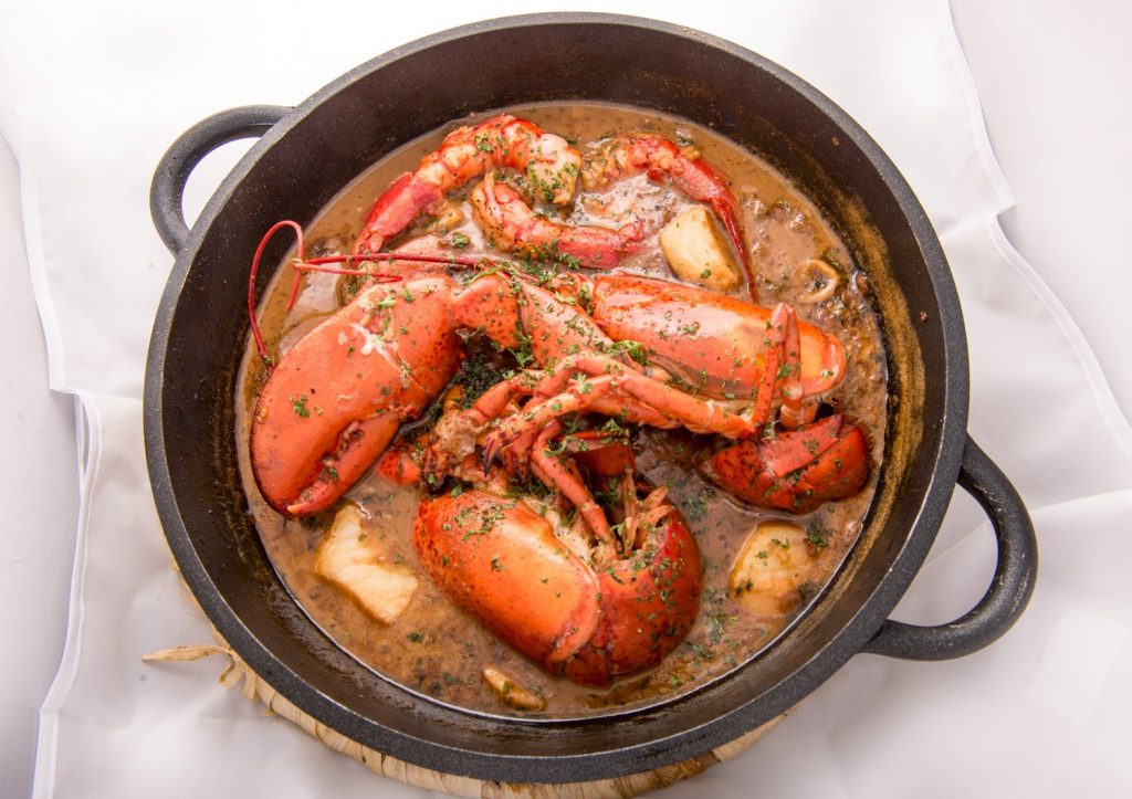plat traditionnel espagnol homard